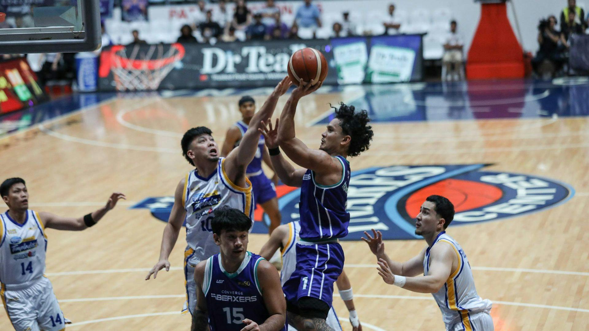 PBA: Juan GDL, Converge target 4th straight win vs co-leader Rain or Shine